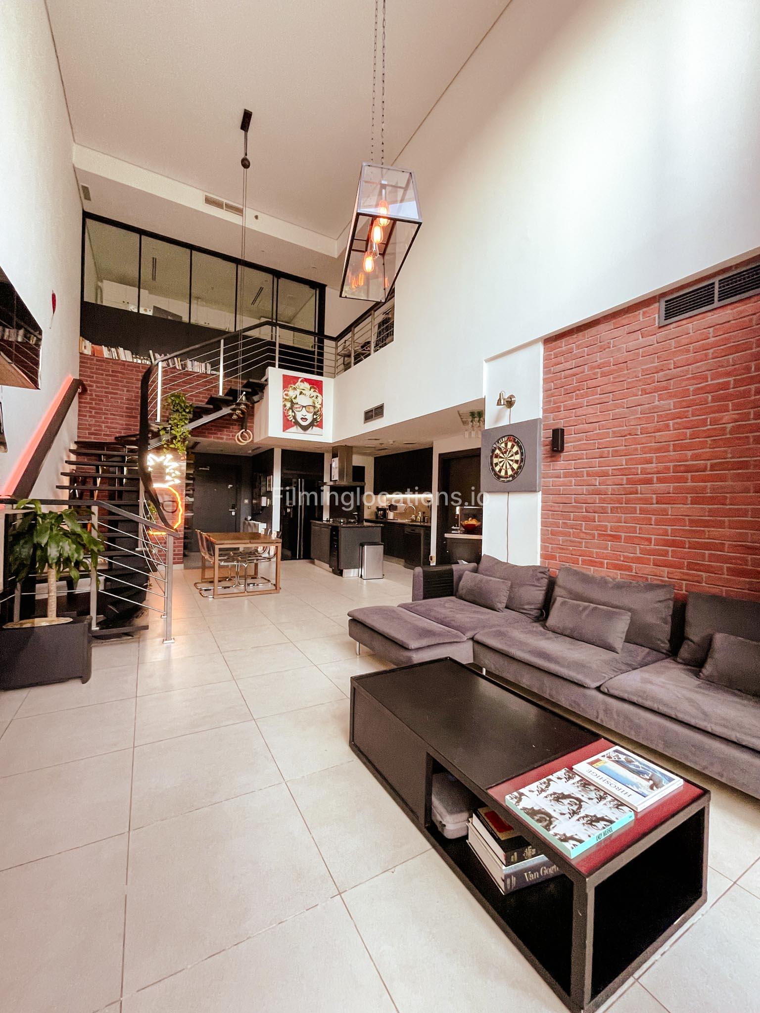 Photo inspiration: Picture Idea: New York Style Industrial Loft With High Ceilings In Jumeirah